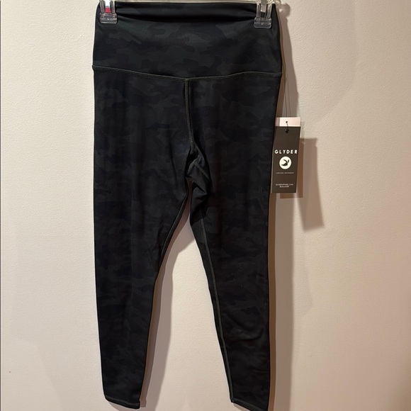 Glyder Women’s Dark Green & Black Camouflage Leggings - Picture 1 of 7